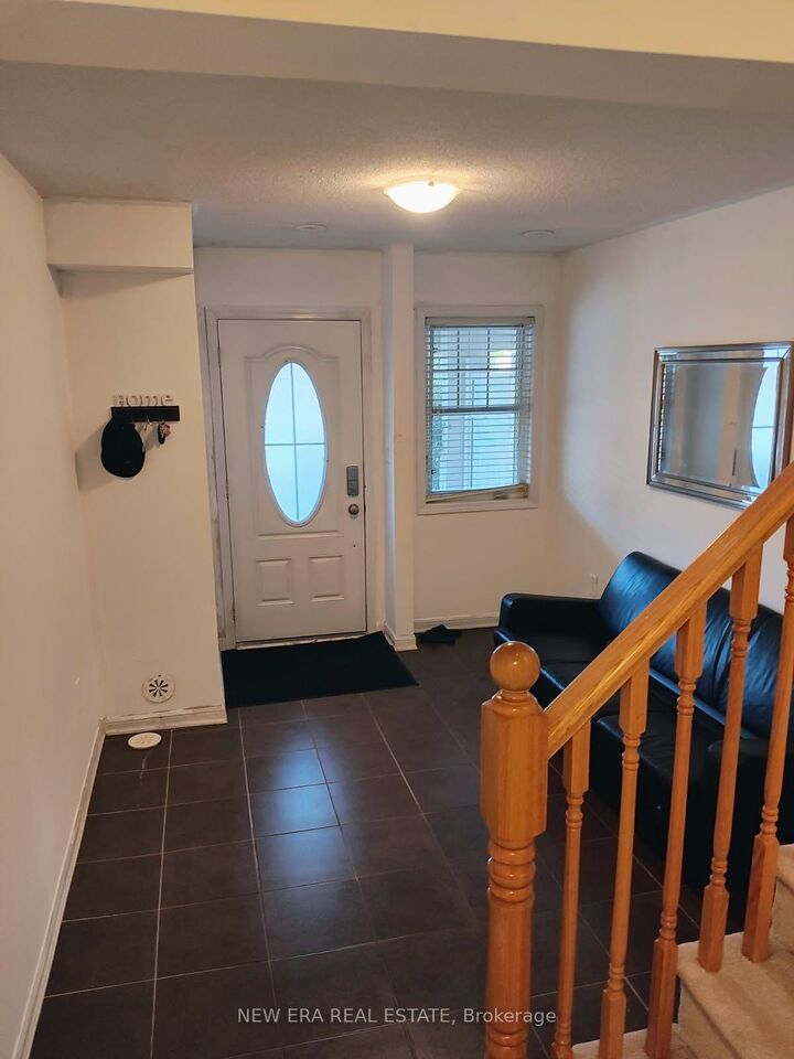Property Photo:  225 Schreyer Crescent  ON L9T 7B6 