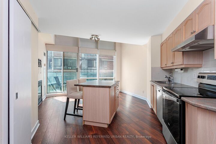 Property Photo:  77 Lombard Street 514  ON M5C 3E1 