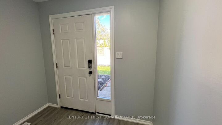 Property Photo:  1199 Hamilton Road 61  ON N5W 5Z9 