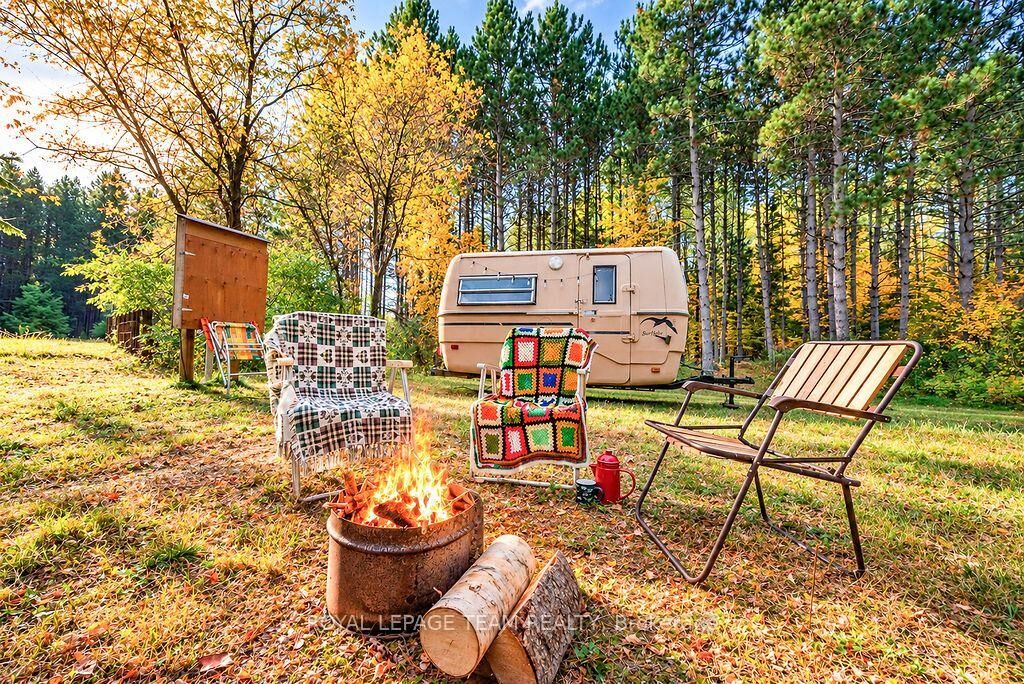 Property Photo:  2909 Round Lake Road  ON K0J 2J0 