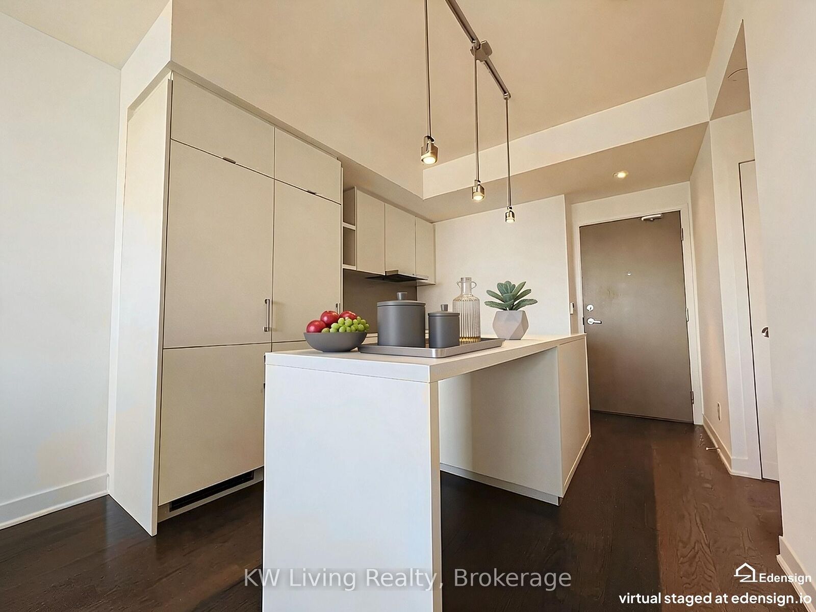 Property Photo:  88 Harbour Street E 6703  ON M5J 0C3 