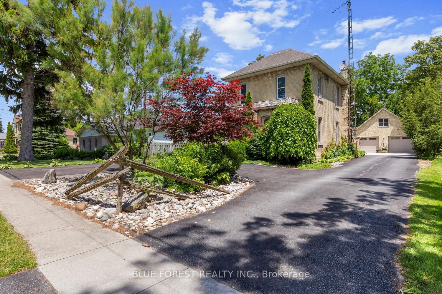 Property Photo:  201 Margaret Street  ON N0L 1J0 
