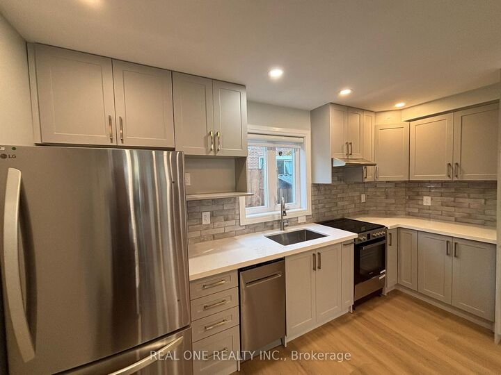 Property Photo:  90 Douglas Avenue Laneway House  ON M5M 1G5 