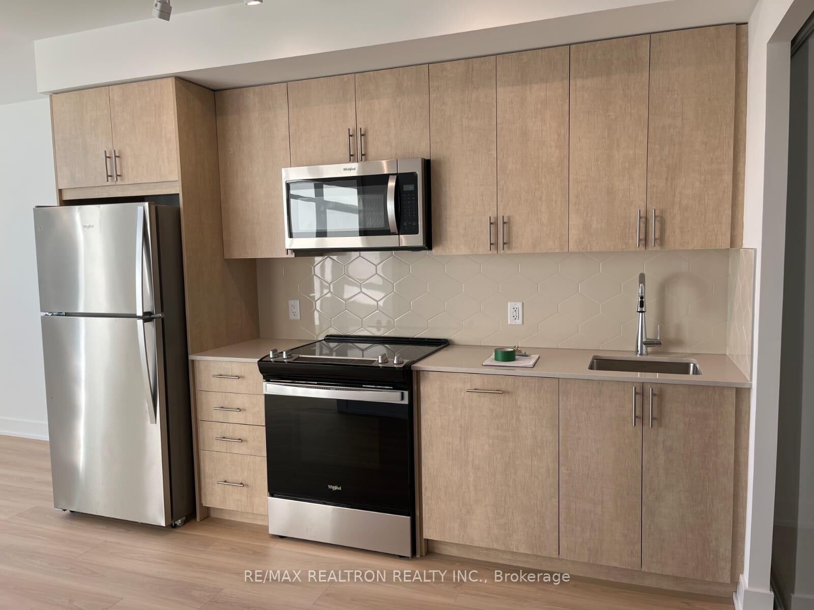 Property Photo:  2545 Simcoe Street N 305  ON L1L 0W3 