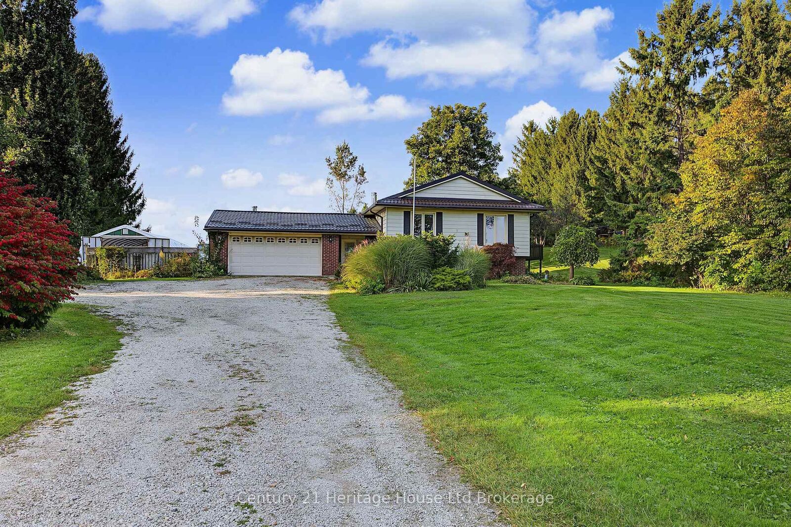 Photo de la propriété:  17846 Evelyn Drive  ON N0M 2M0 