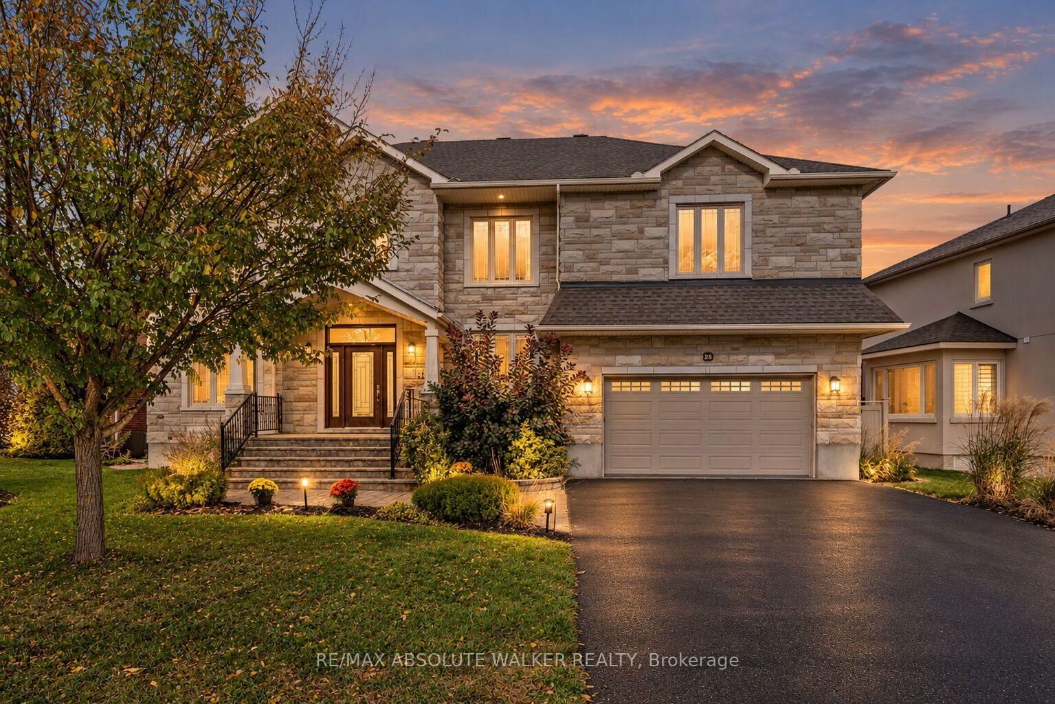 Property Photo:  25 Goodwin Avenue  ON K2E 5C8 