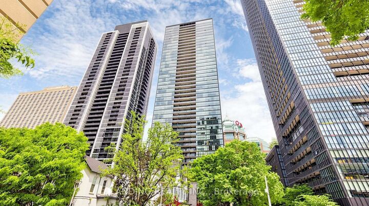 Property Photo:  110 Charles Street E 3404  ON M4Y 1T5 