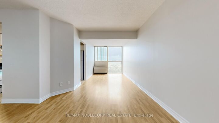 Property Photo:  41 Markbrook Lane 906  ON M9V 5E6 