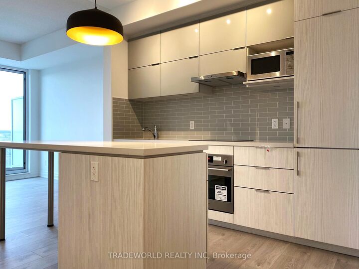 Property Photo:  10 Rouge Valley Drive W 820  ON L6G 0G9 