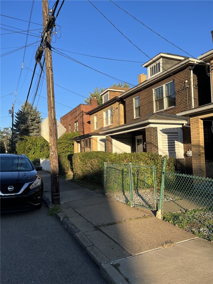 Property Photo:  526 Ridge Ave  PA 15112 