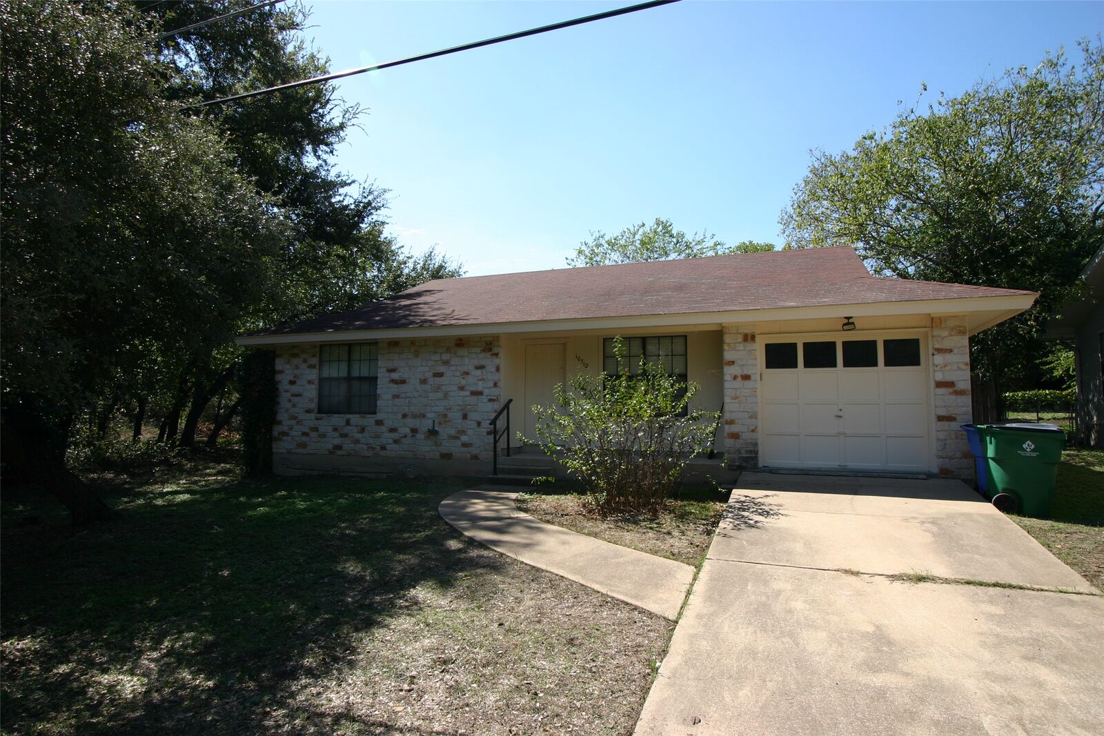 Property Photo:  10712 Sunny Lane  TX 78645 