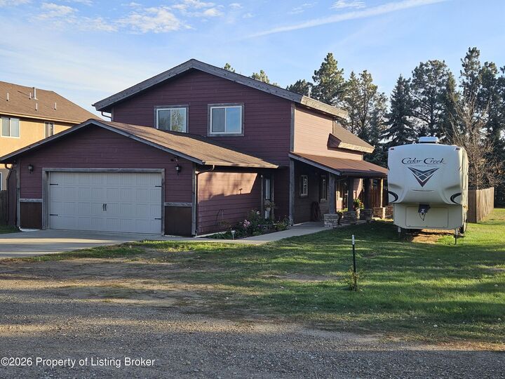 Property Photo: 665 Cliff Street ND 58630