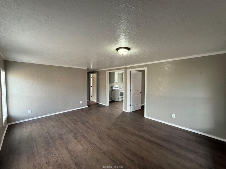 Property Photo:  405 West Wm J Bryan Parkway B1  TX 77803 