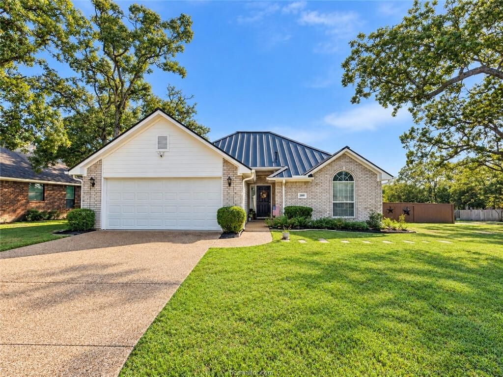 Property Photo: 2900 Mirrormere Circle TX 77807