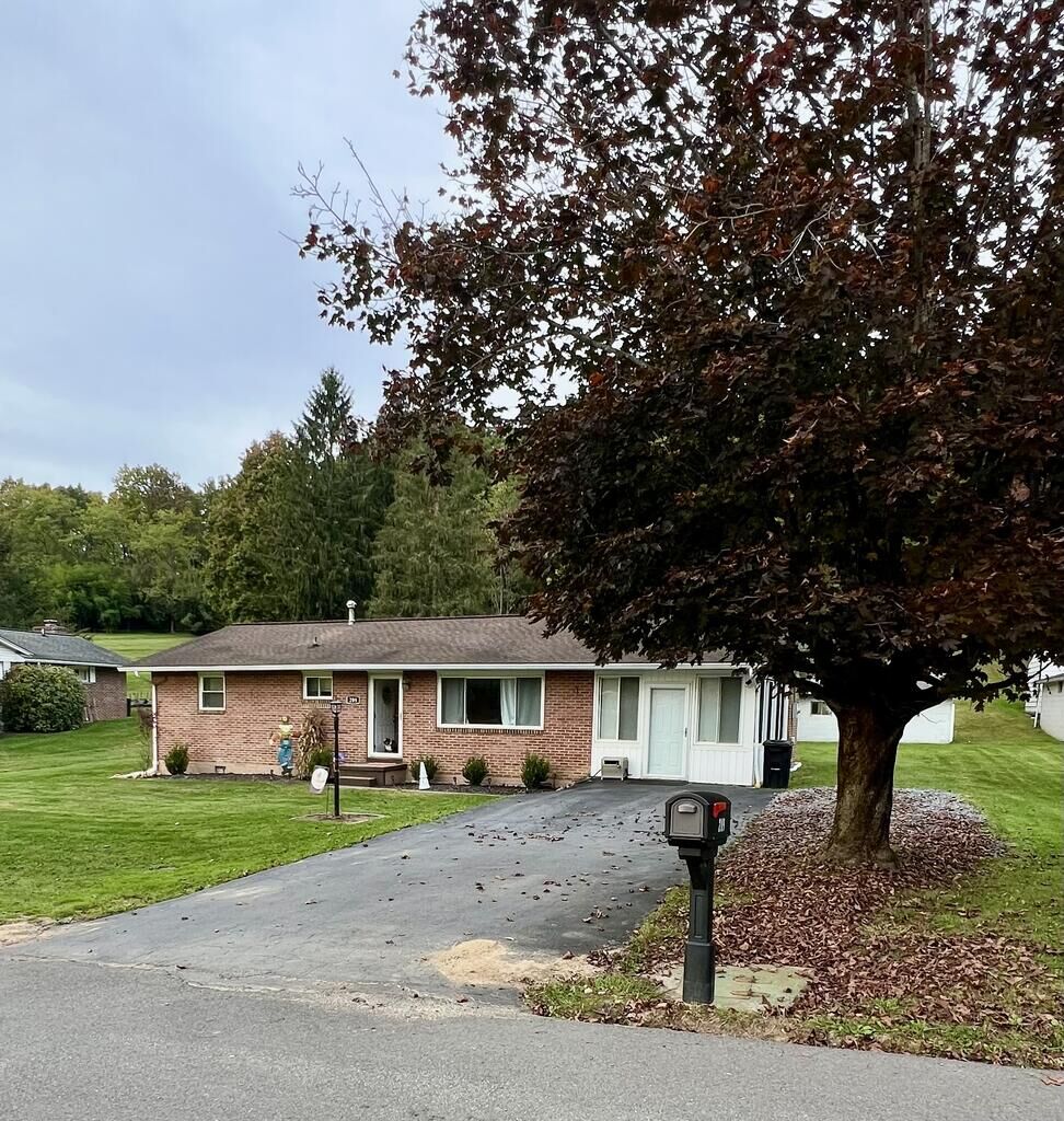 Property Photo:  209 Main St  WV 25832 