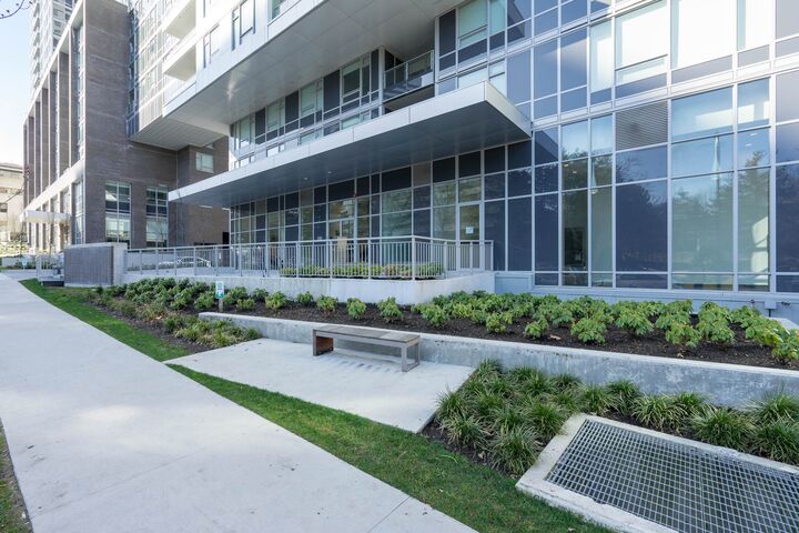 Property Photo:  5515 Boundary Road 1702  BC V5R 0E3 