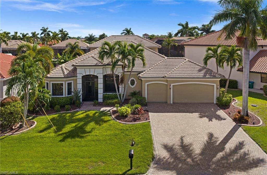 Property Photo: 5427 SW 22nd Ave FL 33914