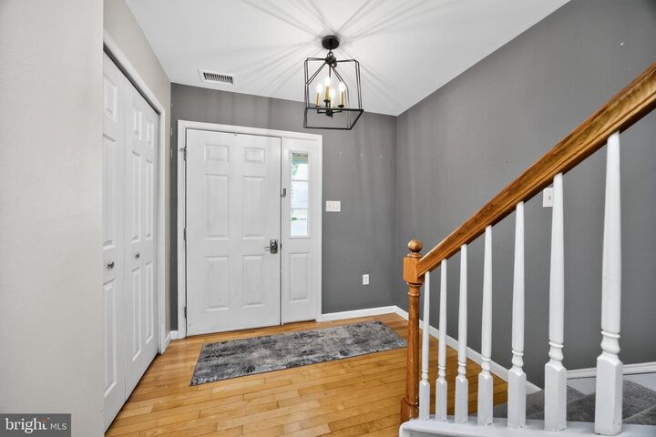 Property Photo:  125 Red Oak Ct Court  PA 19344 