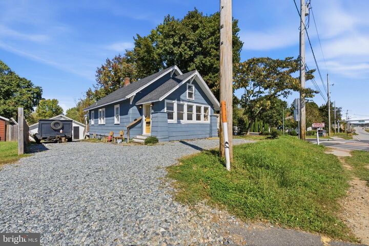 Property Photo: 1172 Elkton Road DE 19711