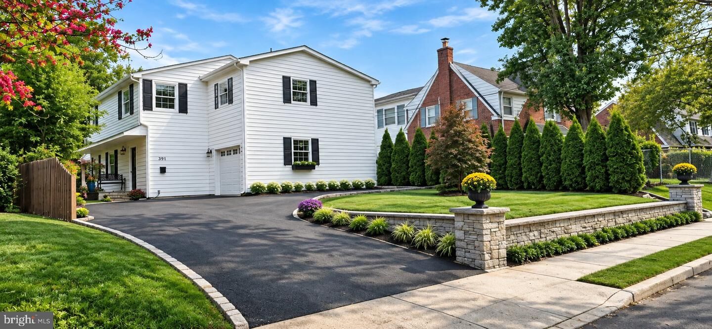 Property Photo: 391 Sugartown Road PA 19087