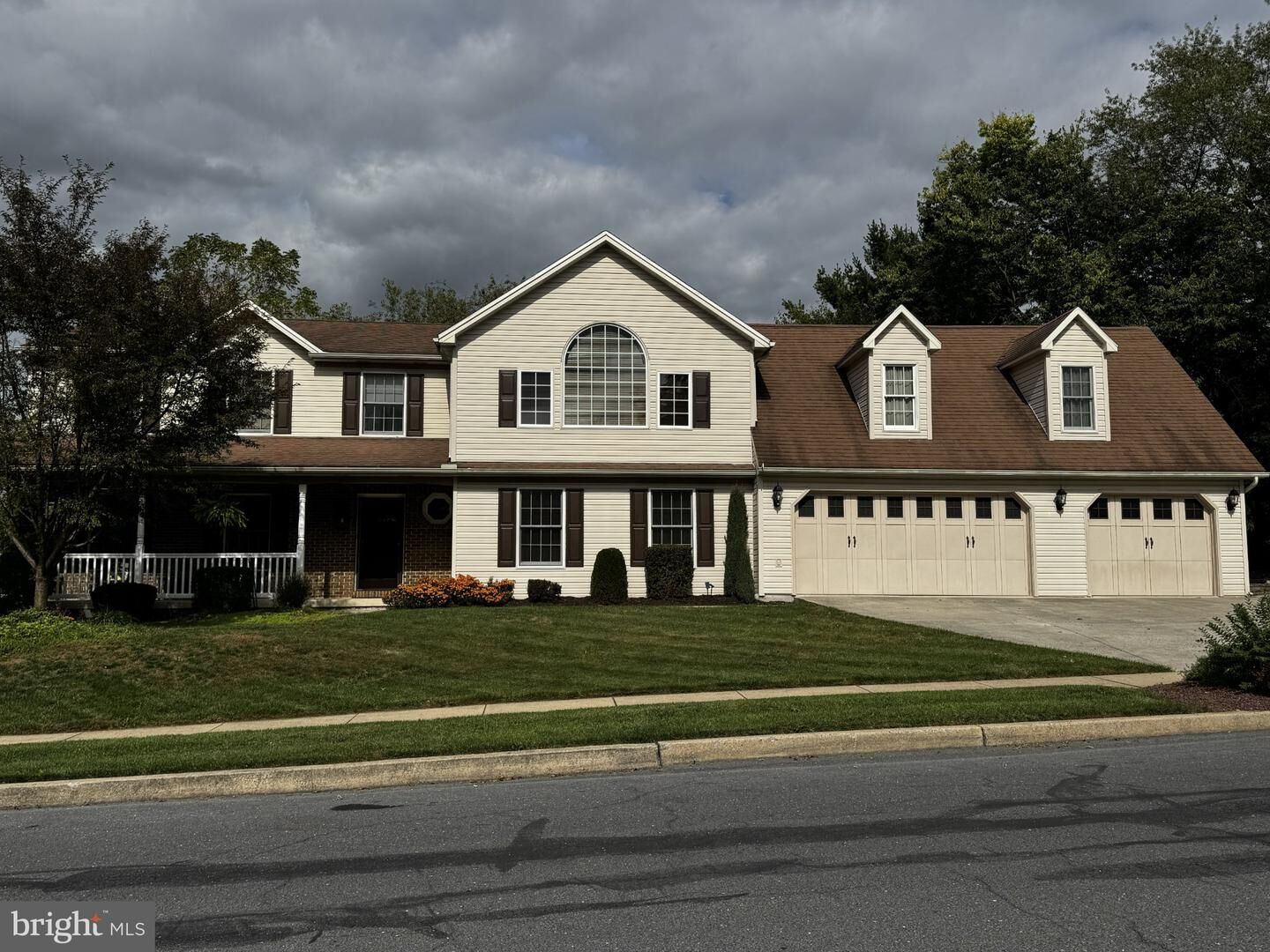 Property Photo:  6468 Heatherfield Way  PA 17112 
