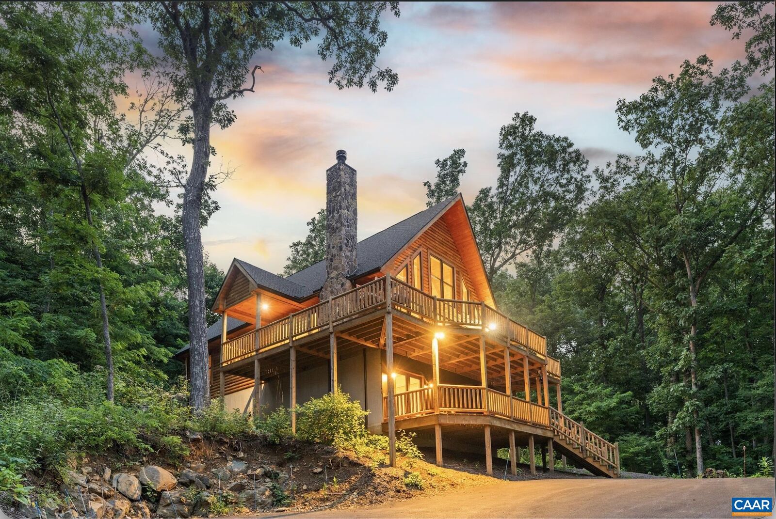 Property Photo:  304 Chestnut Pl  VA 22967 