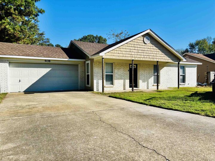 Property Photo: 408 Bryant Meadows Drive AR 72022