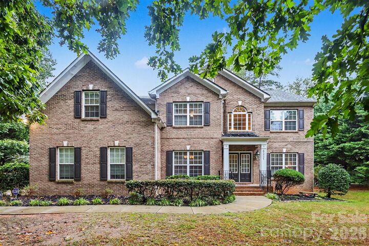 Property Photo:  5221 Turkey Oak Drive  NC 28227 