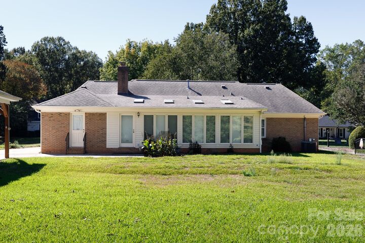 Property Photo:  520 King Edward Road  NC 28211 
