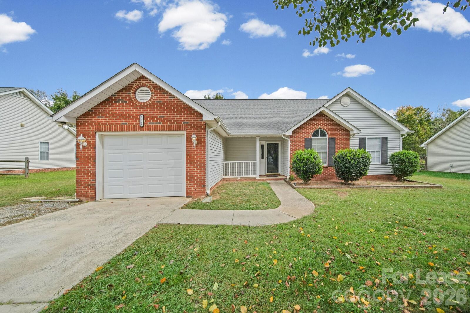 Property Photo:  1012 Ridgefield Circle  NC 28079 