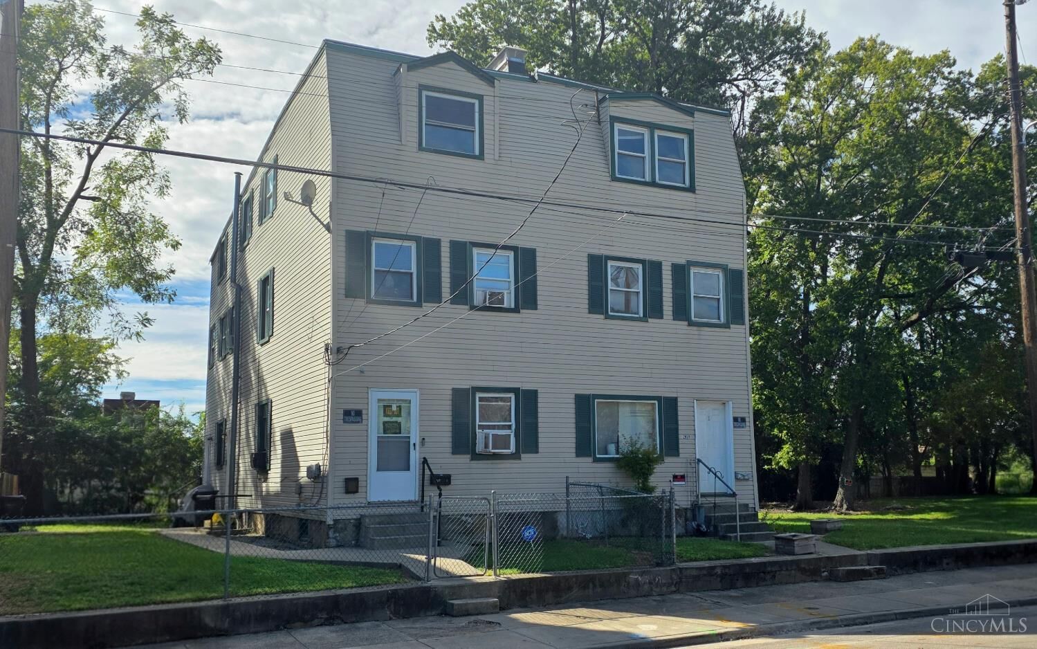 Property Photo: 2957 Massachusetts Avenue OH 45225