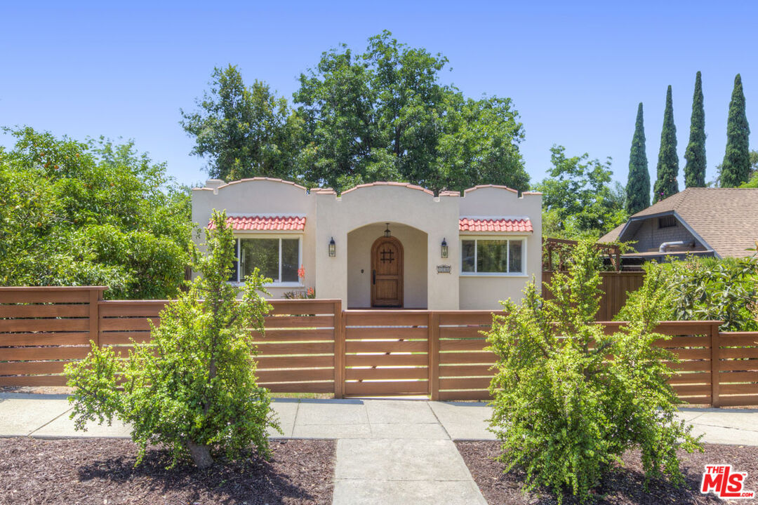 Property Photo:  1330 Las Flores Dr  CA 90041 