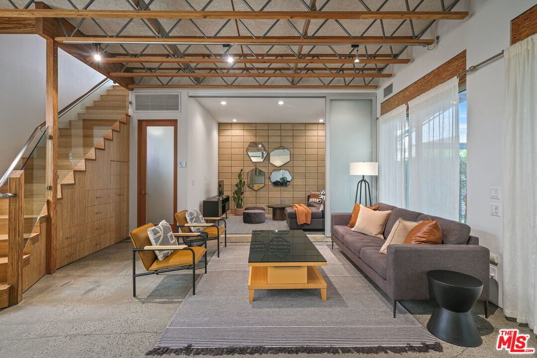 Property Photo: 621 San Juan, Unit B CA 90291