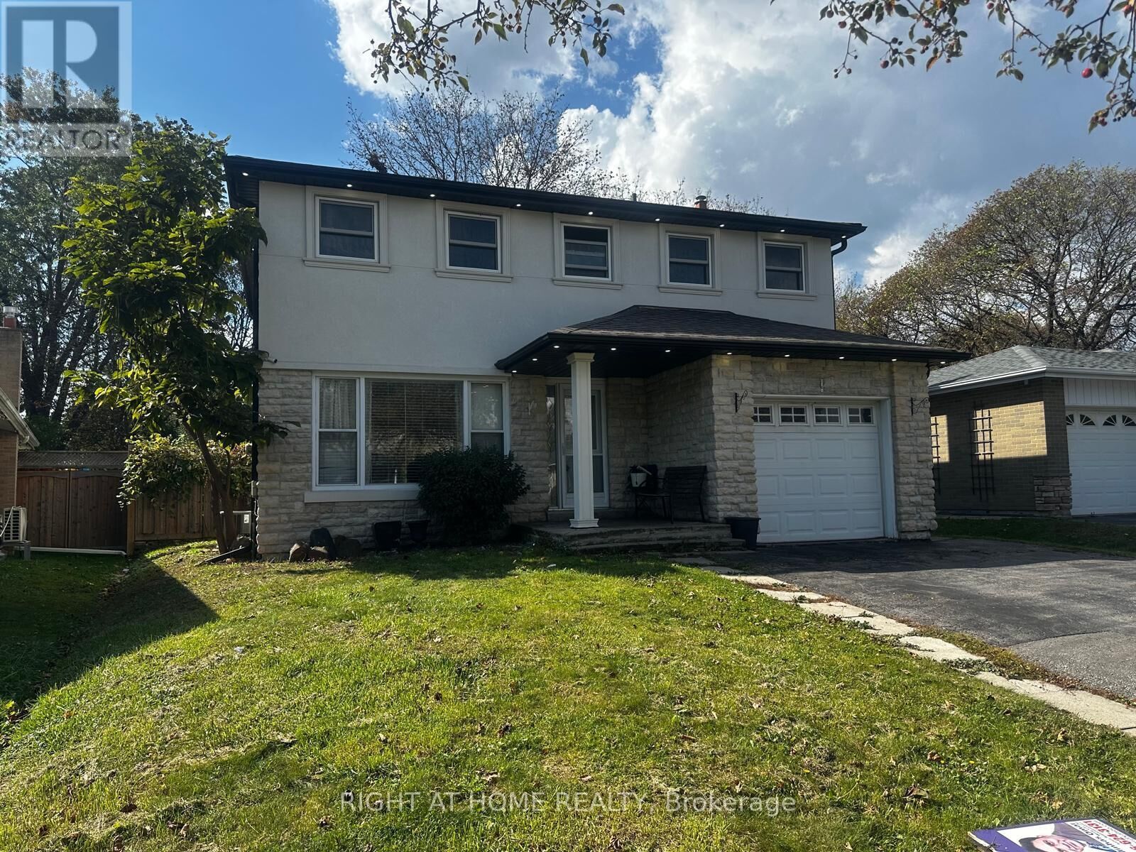 Property Photo:  71 Sandrift Square  ON M1E 4N5 