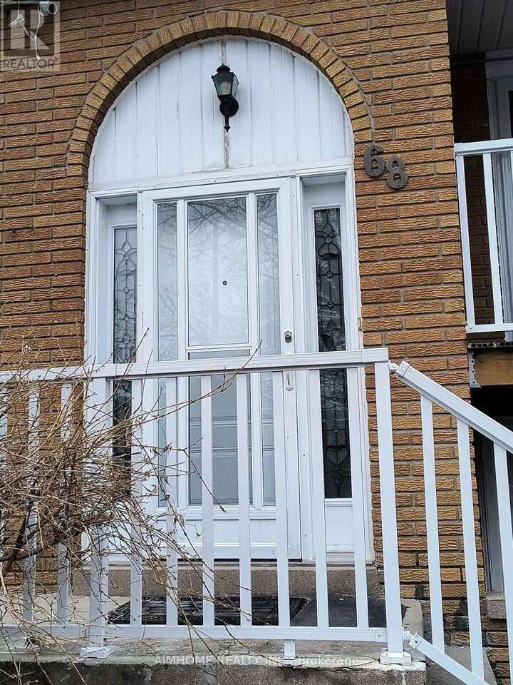 Property Photo:  68 Mentor Boulevard  ON M2H 2N1 