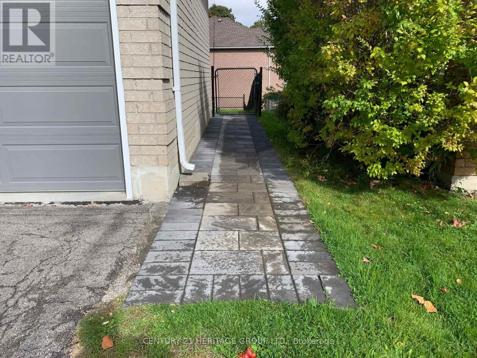 Property Photo:  337 Carruthers Avenue  ON L3X 2B7 