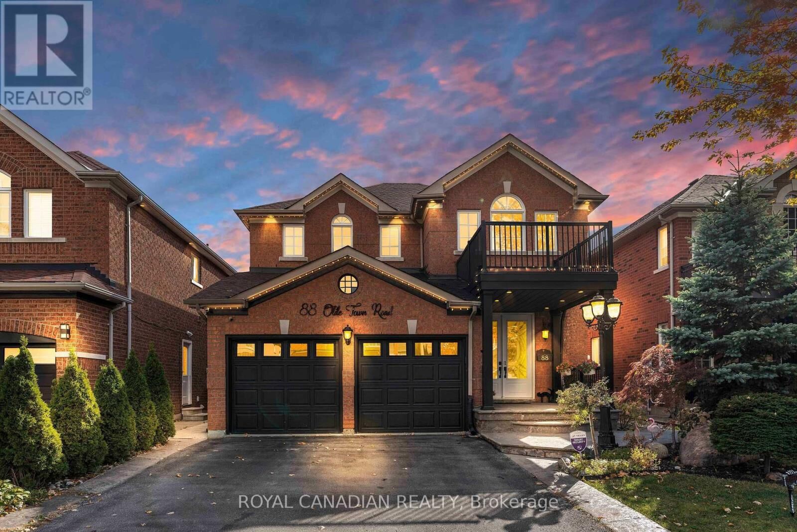 Property Photo:  88 Olde Town Road  ON L6X 4X9 