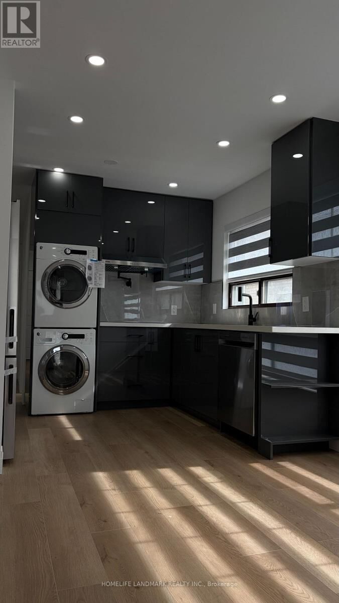 Property Photo:  Laurel Avenue  ON M1K 3J3 