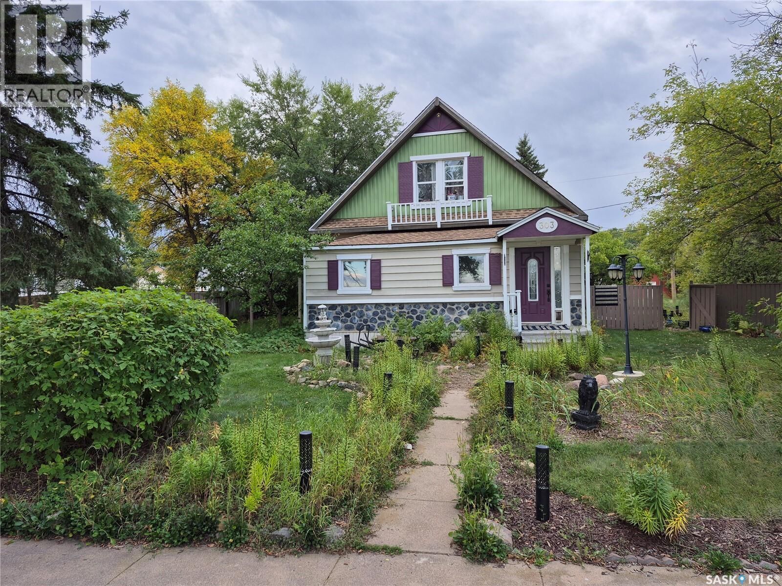 Photo de la propriété:  303 Edward Street  SK S0K 3L0 