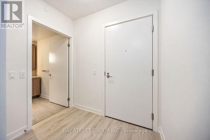 Property Photo:  120 Broadway Avenue 316  ON M4P 1V6 