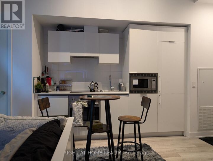 Property Photo:  121 St. Patrick Street 614  ON M5T 0B8 