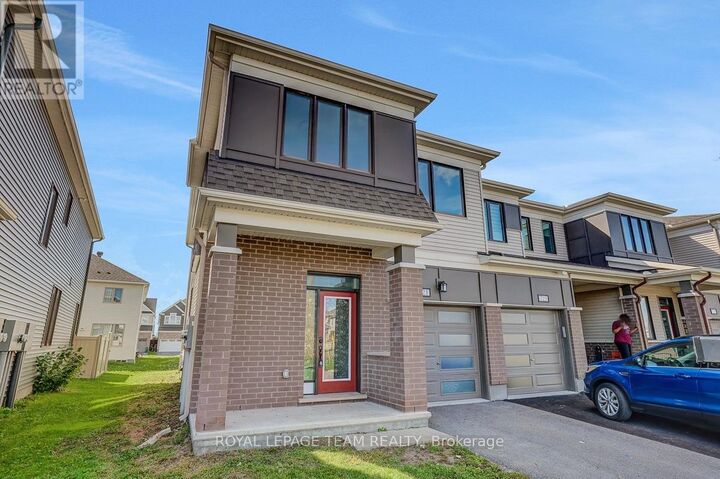 Property Photo:  721 Megrez Way  ON K2J 6S8 