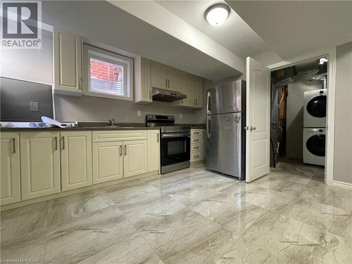 Property Photo:  3274 Apricot Street Lower  ON L5N 8B1 