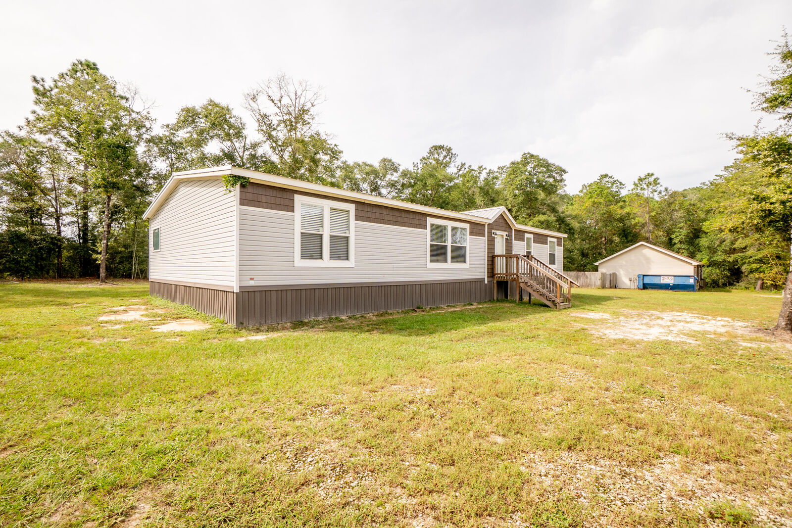 Property Photo:  115 W Orange Blossom Avenue  FL 32433 