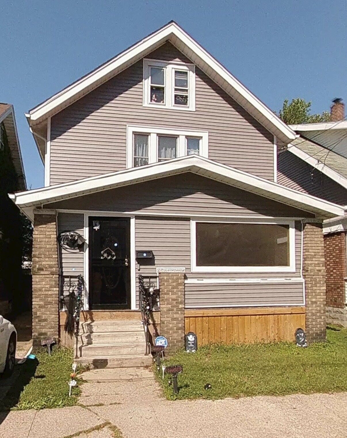 Property Photo:  1020 E 3rd Street  PA 16507 