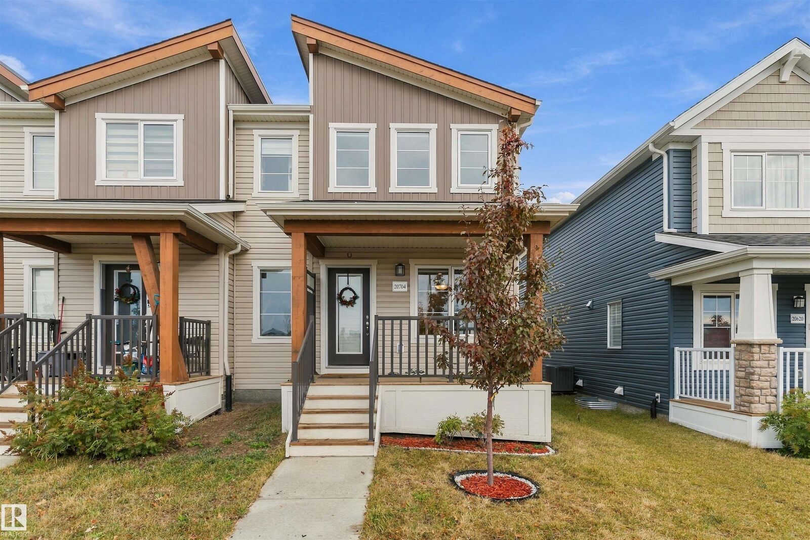 Property Photo:  20704 19 Avenue NW  AB T6M 1R5 