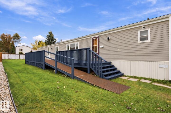 Property Photo:  2664 Lakeview Dr NW  AB T5S 1T7 