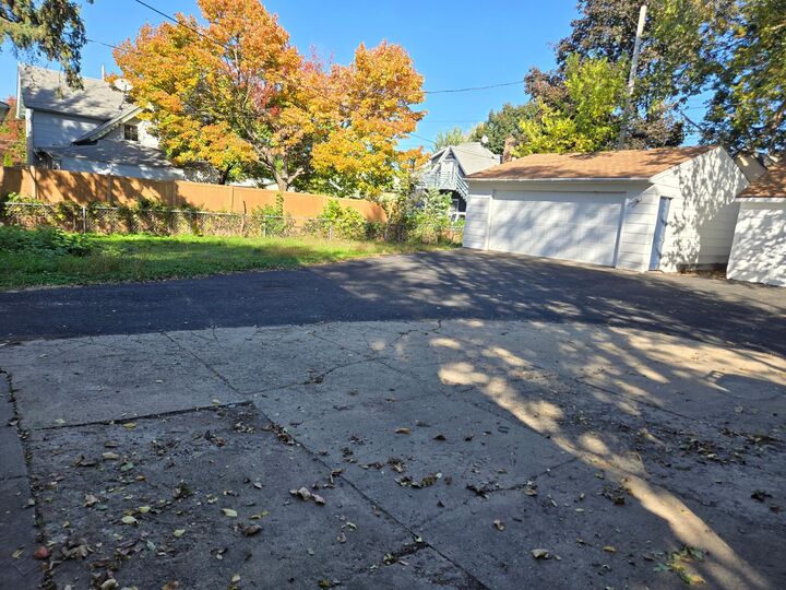 Property Photo: 1156 Galtier Street MN 55117