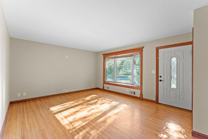 Property Photo: 3865 Gettysburg Avenue N MN 55427