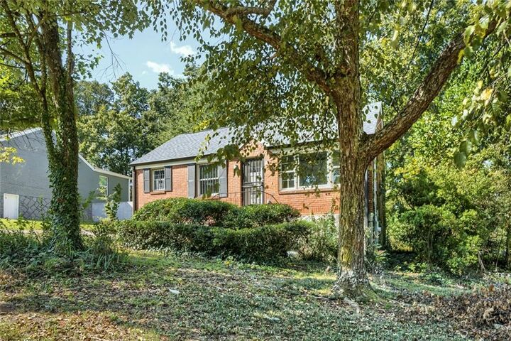 Property Photo:  1867 Glendale Drive  GA 30032 